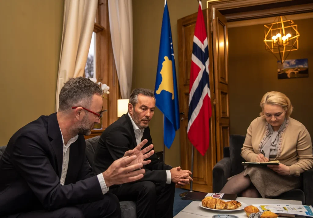 Faleminderit Ambasada e Republikes jpg