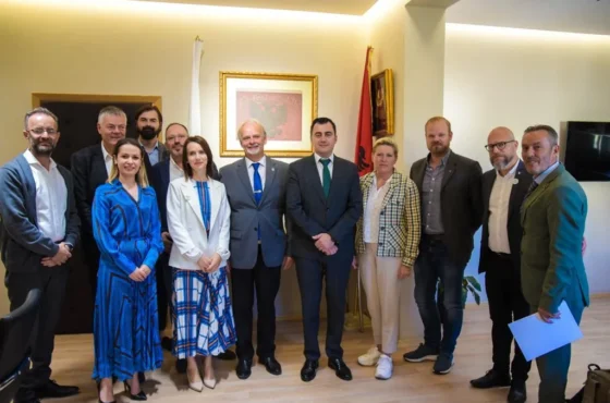 Me qëllim lidhjen e urave të bashk