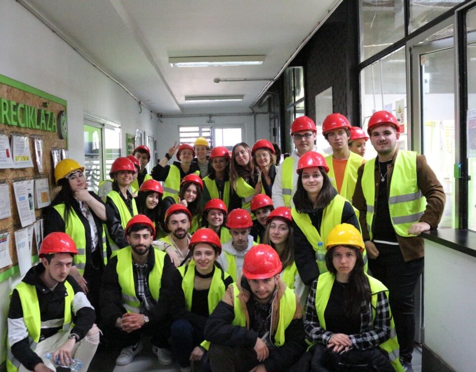 3270992e 25a5 4dc8 93f5 554fd8e5289c