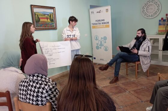 Të rinjtë e Forumit Tematik Rinor Lushnje zhvillojnë kapacitetet e tyre